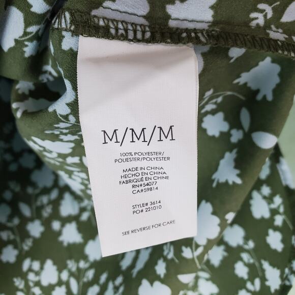 Cabi Womens Keepsake Blouse Sage Green Blue Floral Sleeveless Top Size Medium - Picture 5 of 6